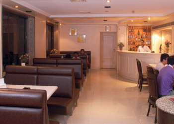 Restaurant & Bar