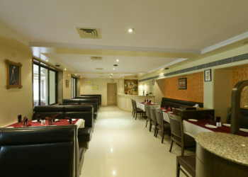 Restaurant & Bar